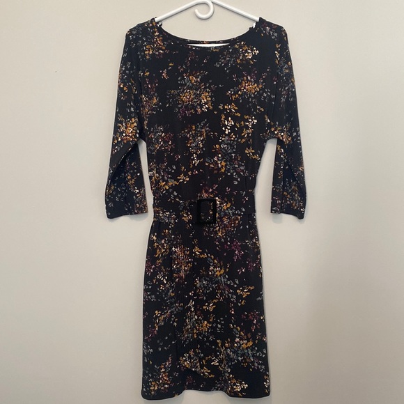 NWT Le Chateau long sleeve belted flower print dress. Size M. - Picture 1 of 9